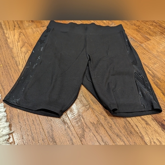 Torrid bike short with Side mesh Glitter stars size 1x - Picture 6 of 8